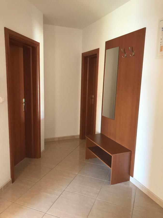 Apartments Filip Трогир Екстериор снимка