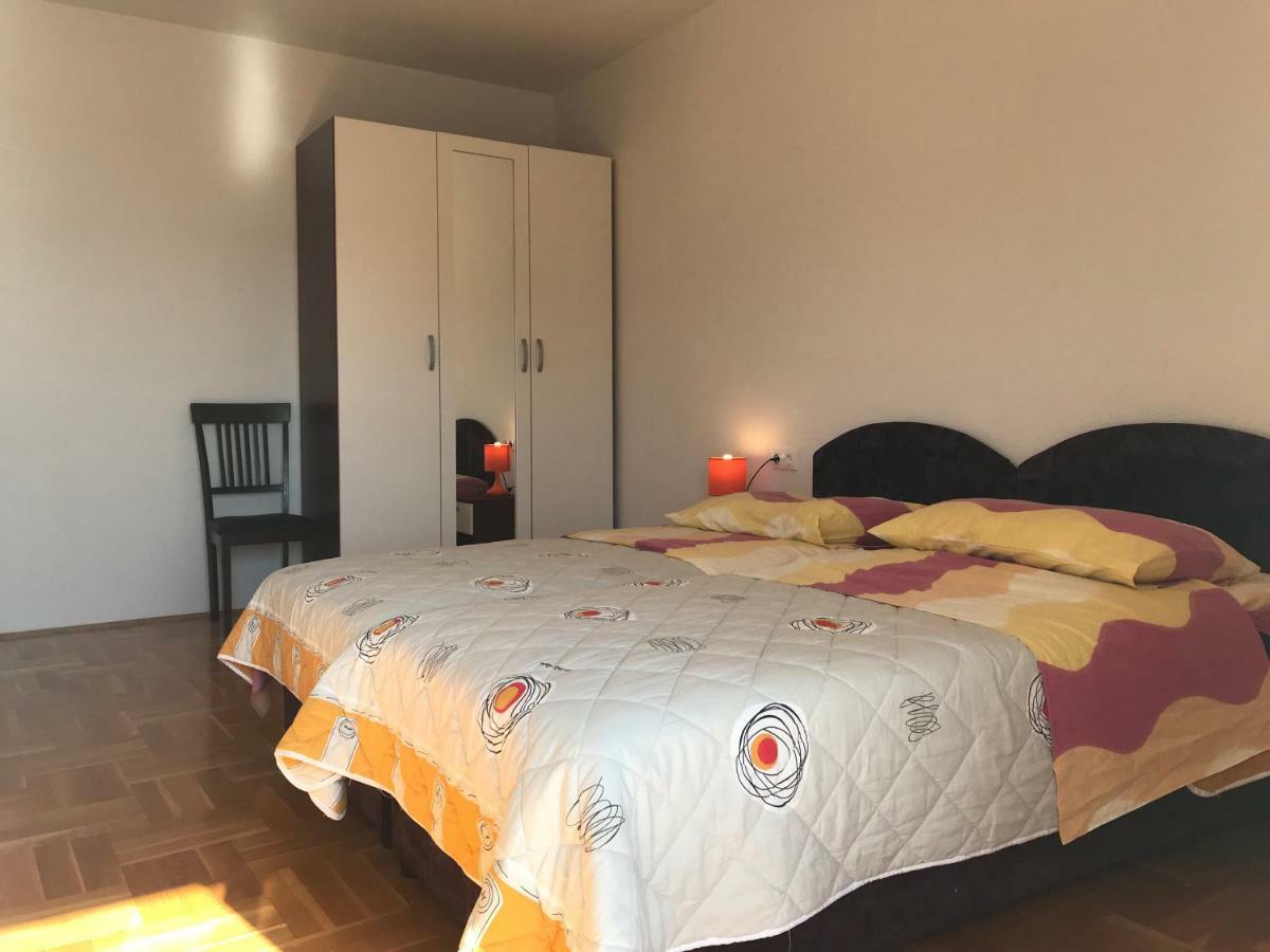 Apartments Filip Трогир Екстериор снимка