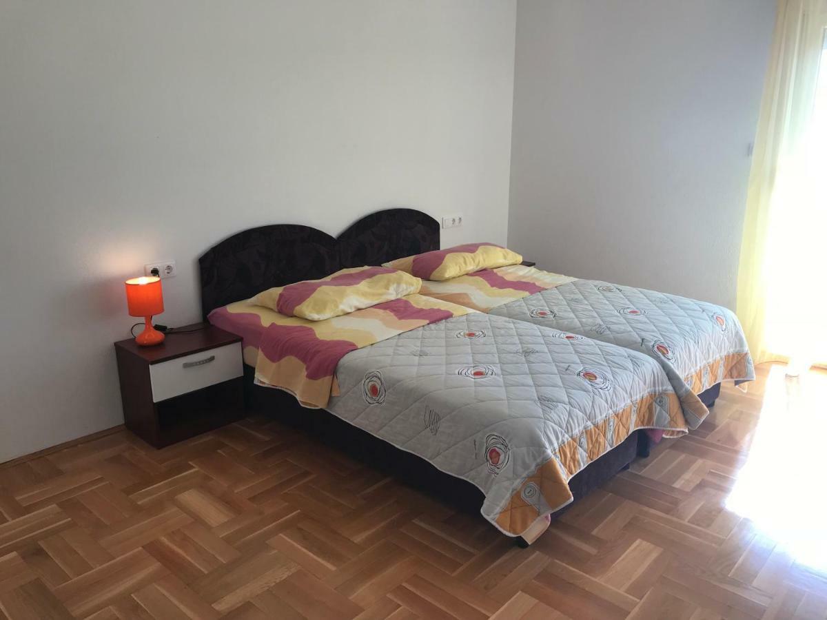 Apartments Filip Трогир Екстериор снимка