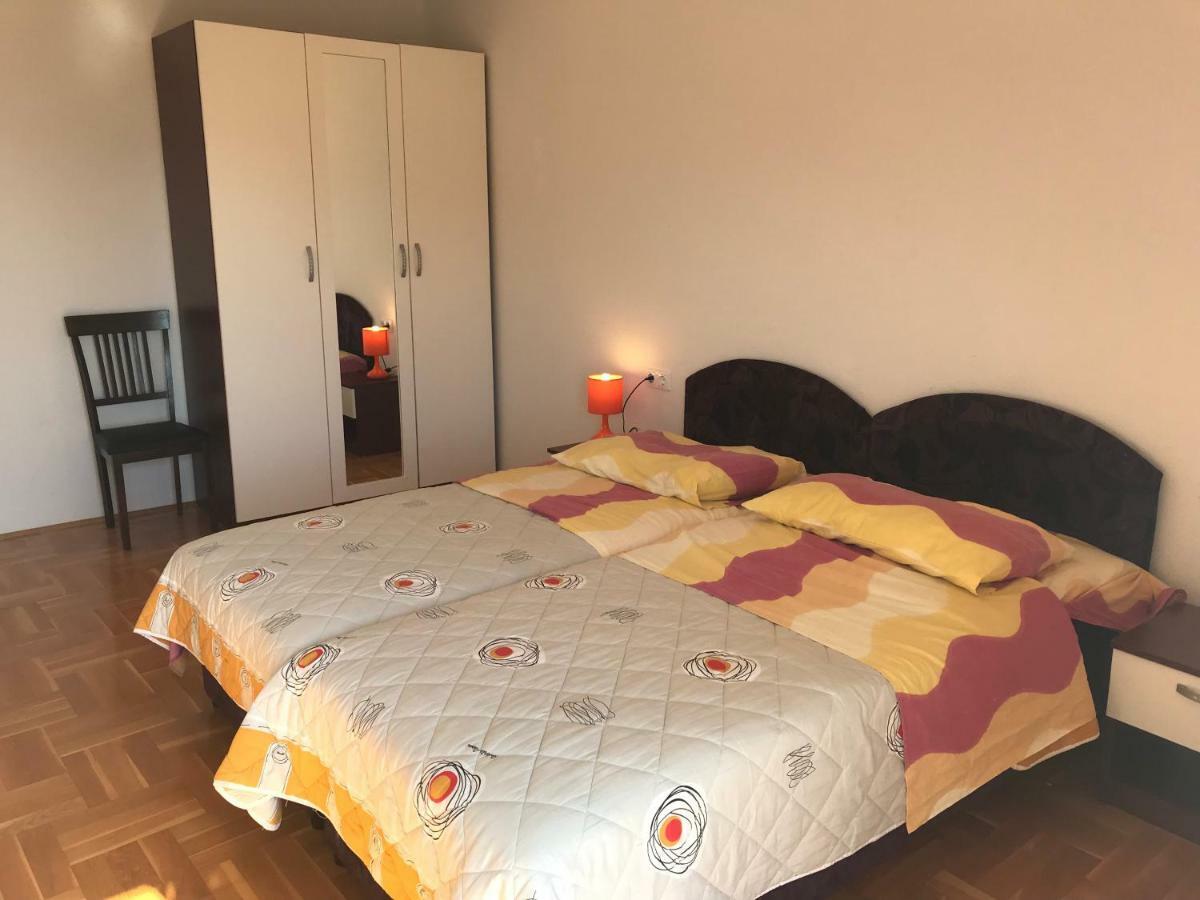 Apartments Filip Трогир Екстериор снимка