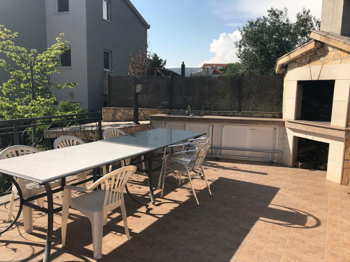 Apartments Filip Трогир Екстериор снимка