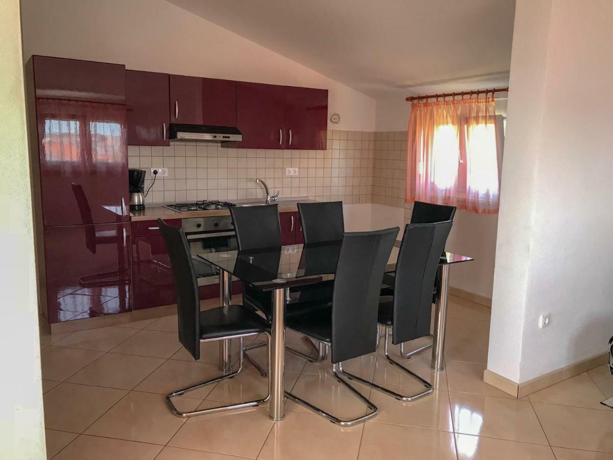 Apartments Filip Трогир Екстериор снимка