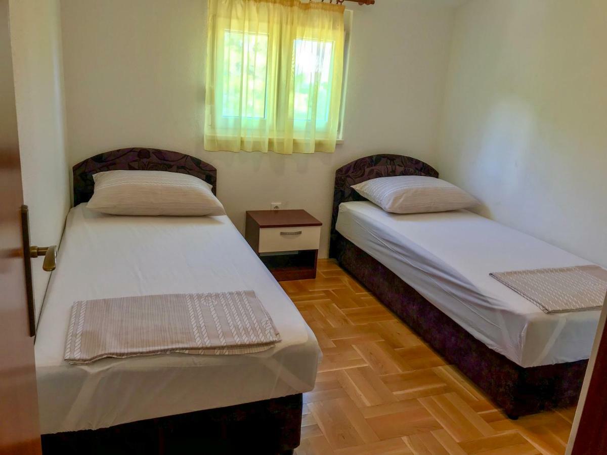Apartments Filip Трогир Екстериор снимка