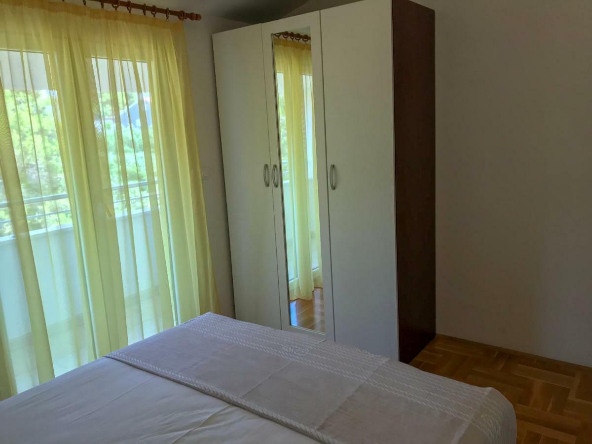 Apartments Filip Трогир Екстериор снимка